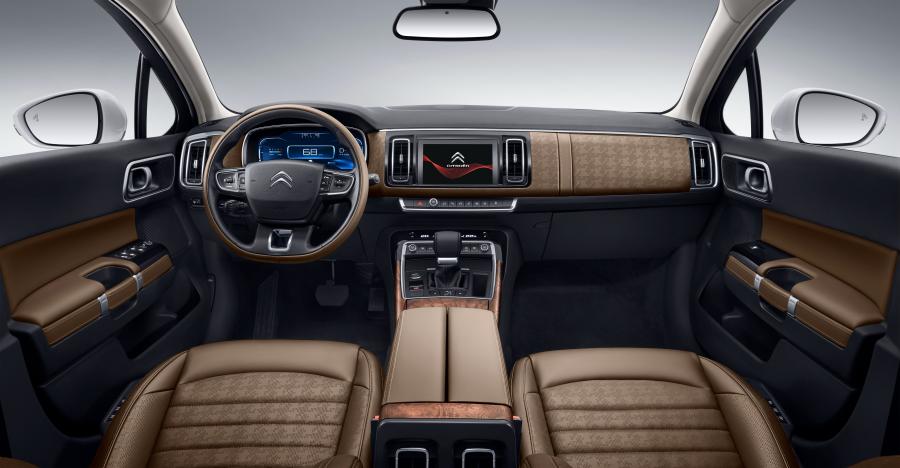 Торпедо Citroen C6 2016 года  (фото 8 из 39)